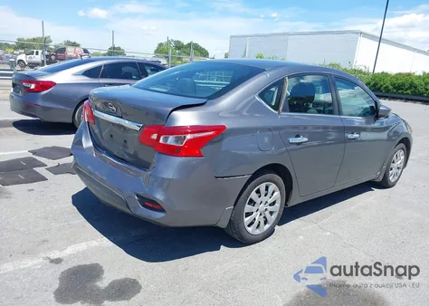 2017 Nissan Sentra S z USA, uszkodzony, nr VIN 3N1AB7AP4HY233225